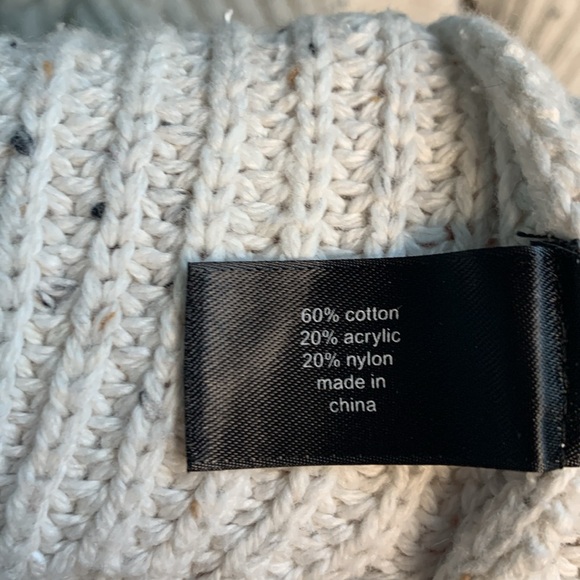 Lane Bryant 18/20 Plus ladies cream sweater. Cold shoulder. - Picture 6 of 7